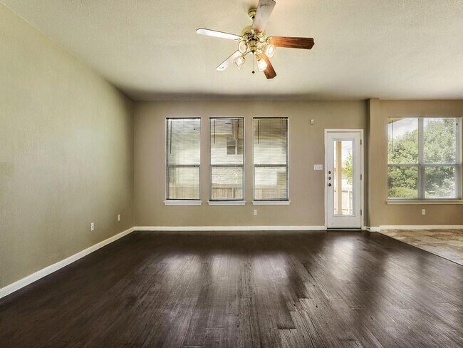Building Photo - 1412 Briar Hill Dr
