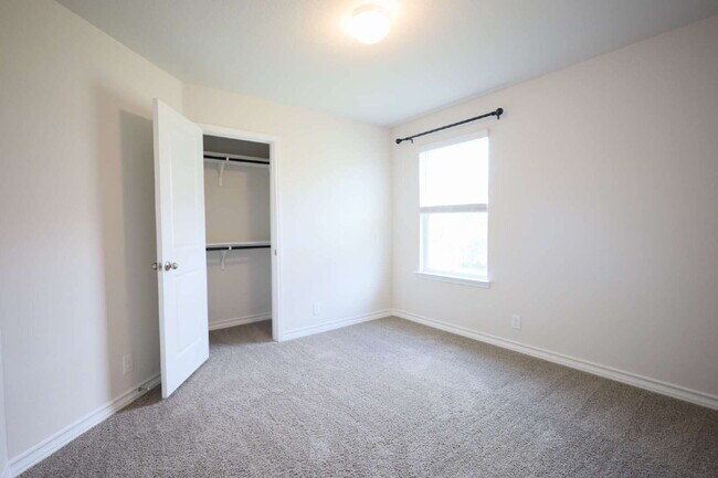 Building Photo - "Charming 4-Bed Sanctuary in San Antonio –...