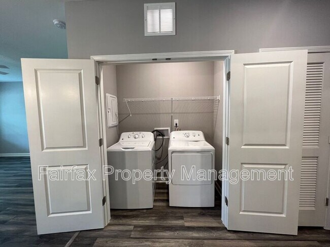 Building Photo - 518 Boone St