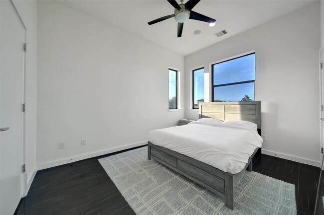 Building Photo - 1505 Colorado St