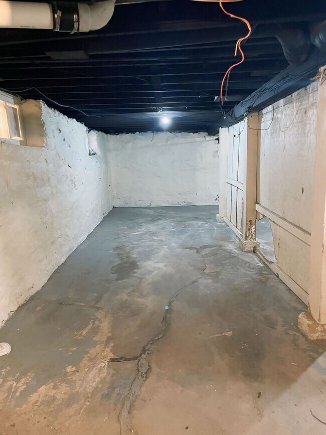 Building Photo - 5817 Highland Ave