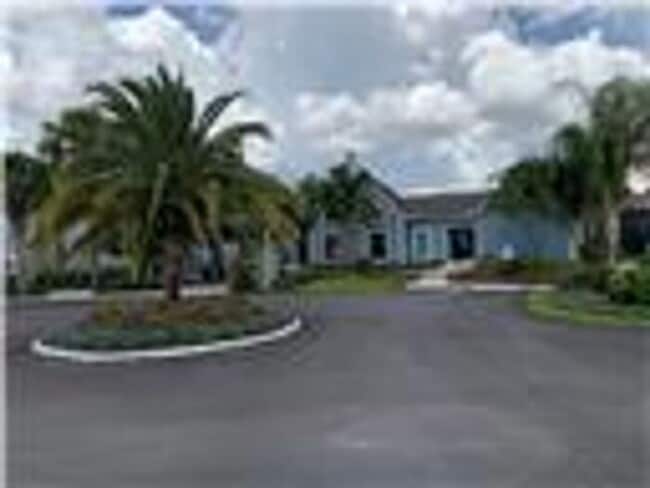 Building Photo - LIKE NEW!!!! 2 Bedroom/2 Bath Condo!! Available Now In Casselberry!!