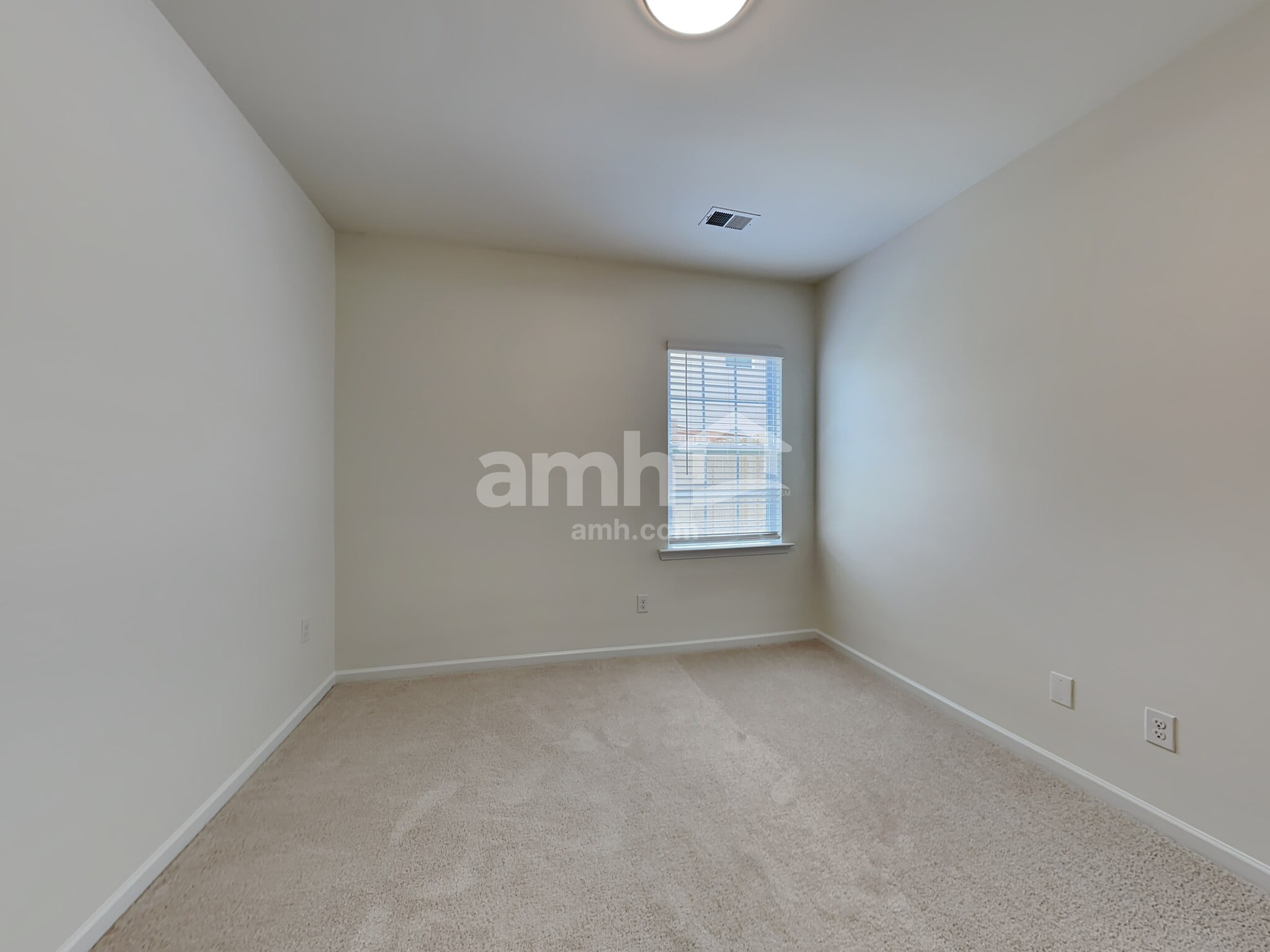 Building Photo - 553 Friar Park Ln