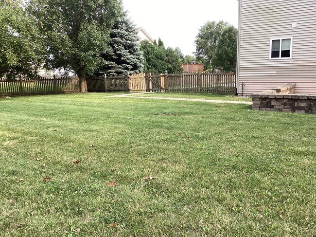 Building Photo - 27450 W Fawn Lake Ct