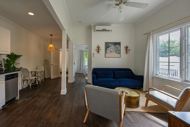 Building Photo - 717 Forest Hill Blvd