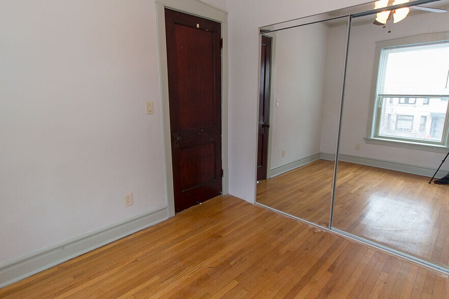 Building Photo - 1355 W Winona St