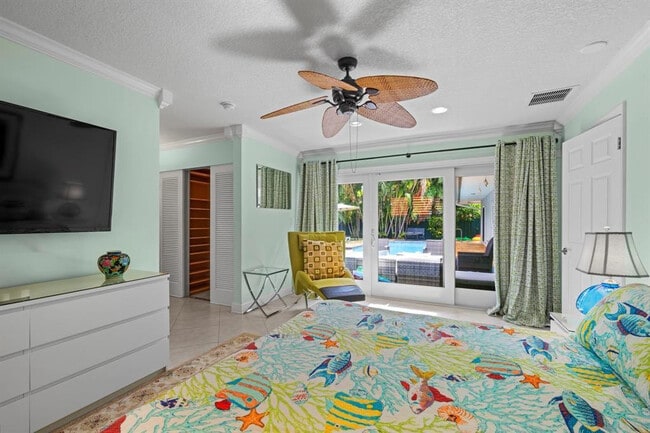 Building Photo - 2325 Barcelona Dr