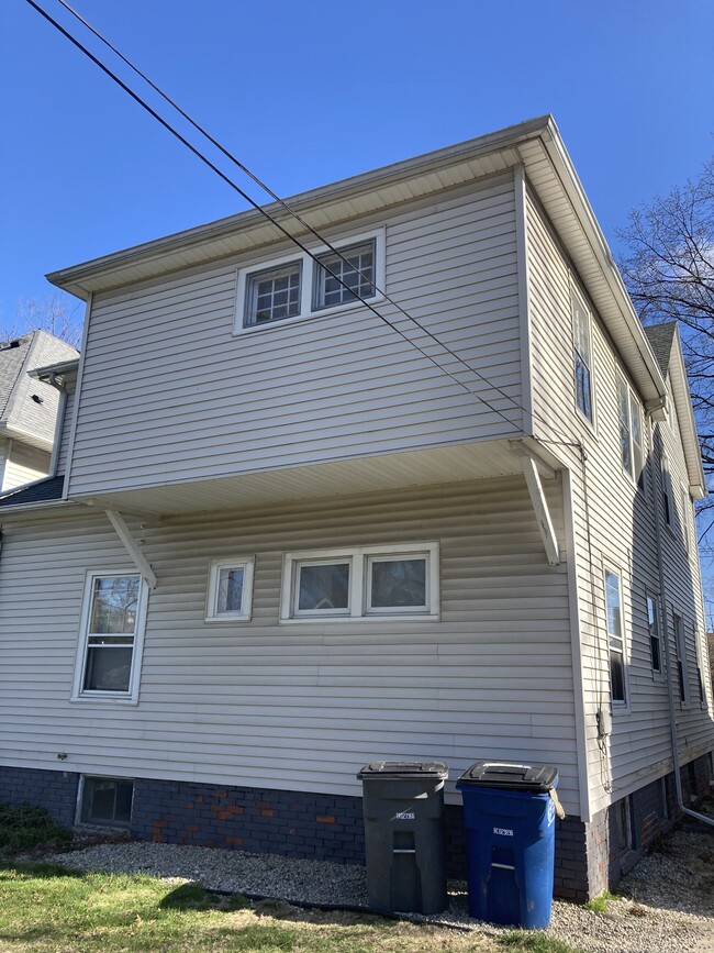 Building Photo - 127 University Blvd