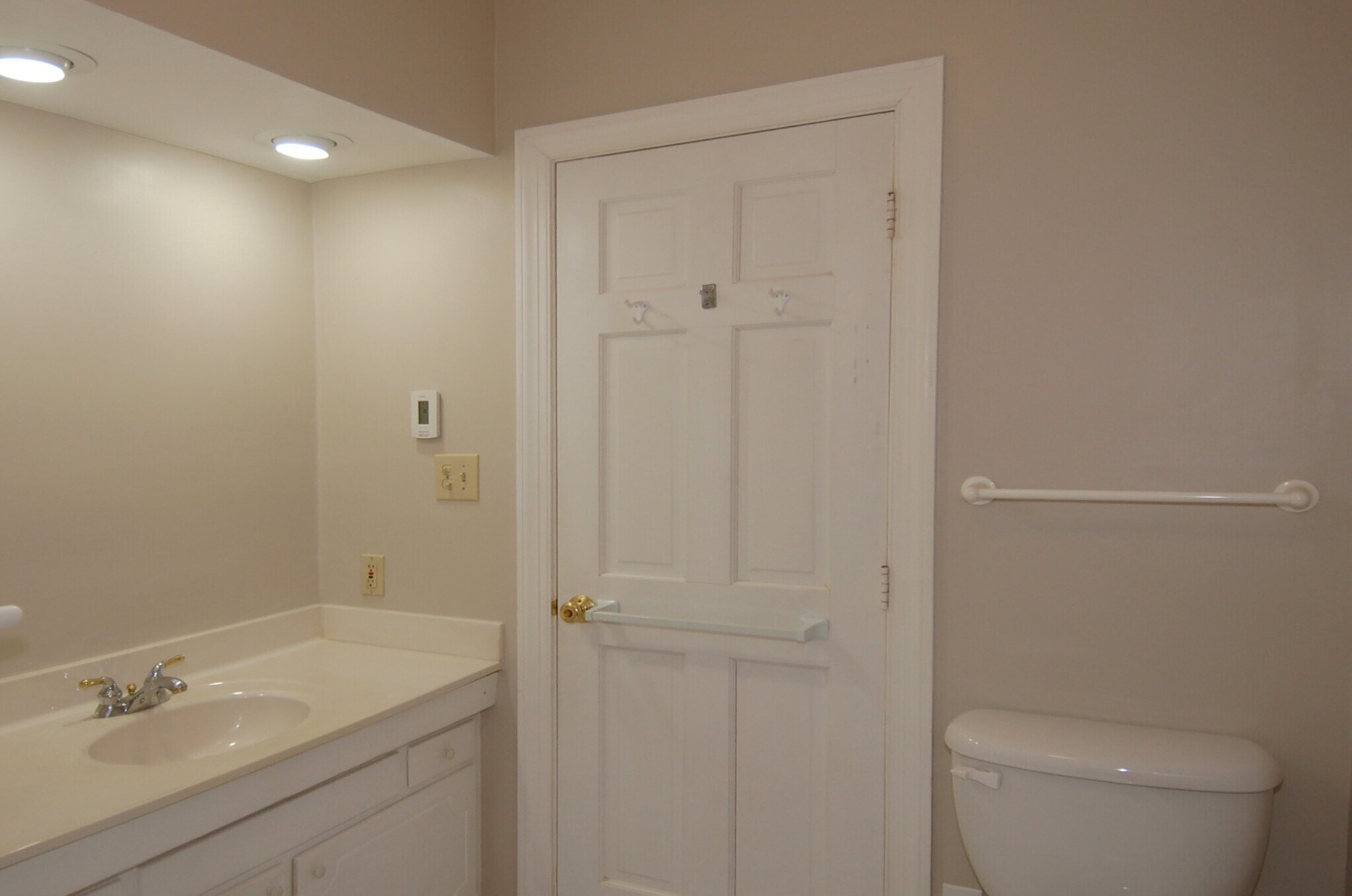 Building Photo - 926 Blenheim Dr