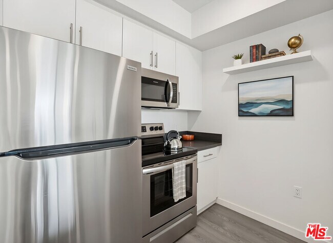 Building Photo - 3518 Chesapeake Ave