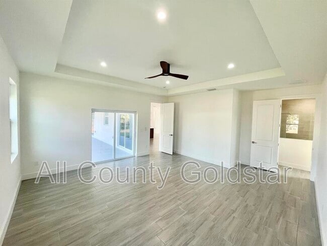 Building Photo - 4661 Fairlane Dr