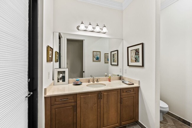 Building Photo - Furnished 3 Bedroom Luxurious Single Famil...