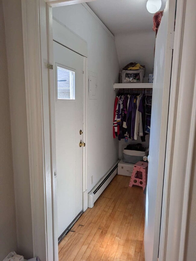 Building Photo - 3BR/2BA Northeast Minneapolis Home With Character, Privacy, and Room to Relax