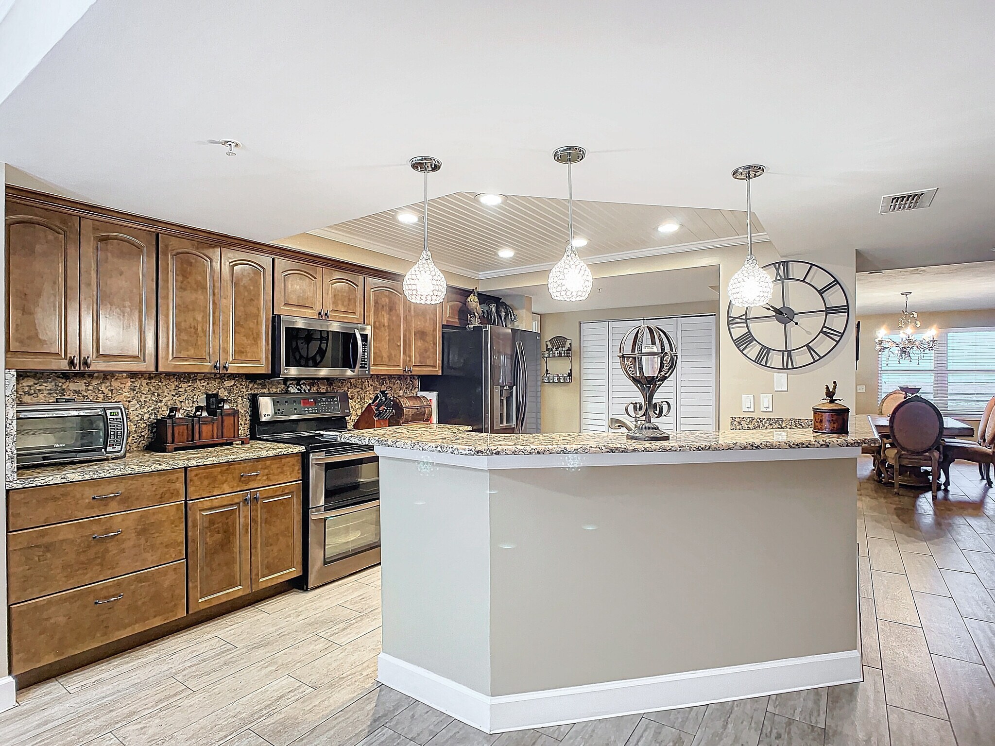 kitchen - 2055 S Atlantic Ave