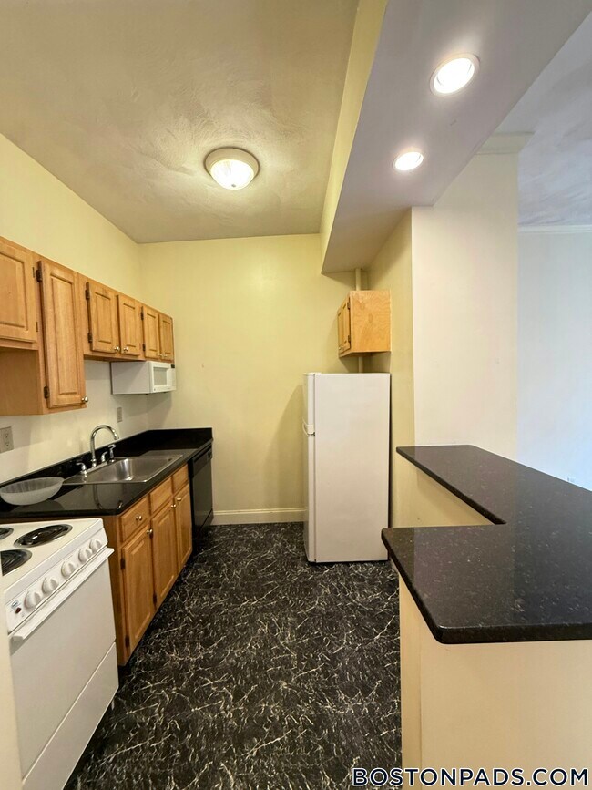 Building Photo - 55 Queensberry St
