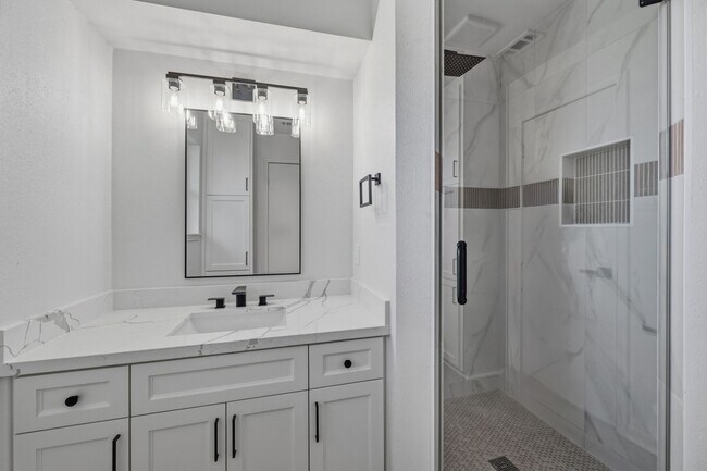Building Photo - 210 Ridgemont Dr