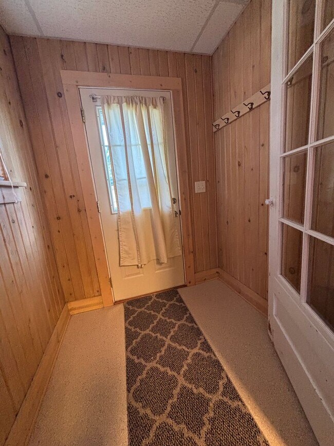 Building Photo - 317-319 18th Ave Moline, IL