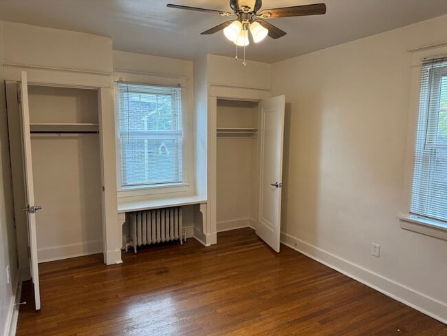 Building Photo - Wonderful Duplex in the Heart of Squirrel Hill!