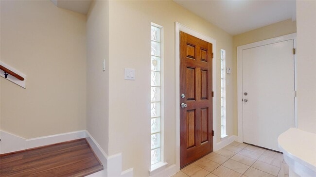 Building Photo - 8749 Bryam St