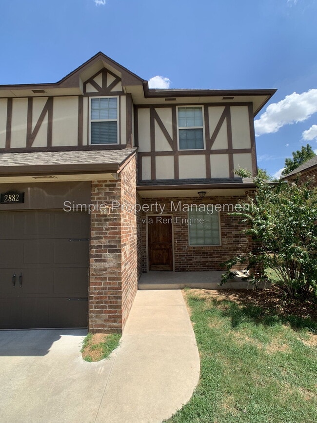 Building Photo - 2884 Muzzy St