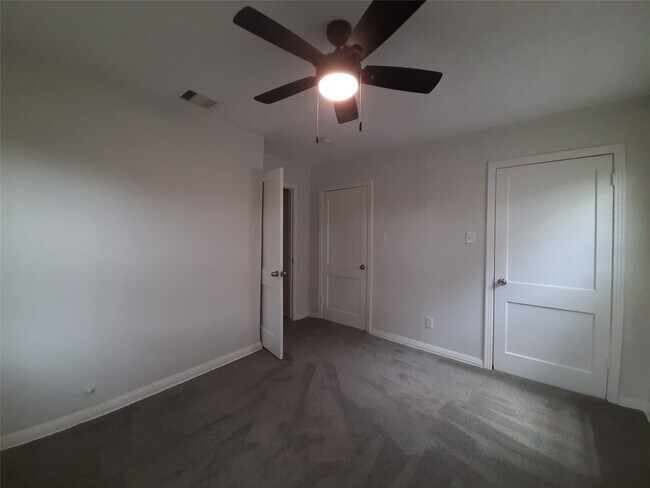 Building Photo - 7607 Moss Rose St