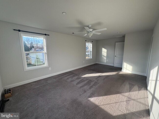 Building Photo - 3541 Oak Dr