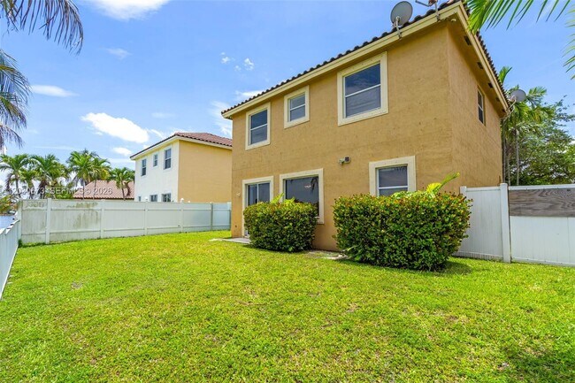 Building Photo - 5149 SW 137th Ave