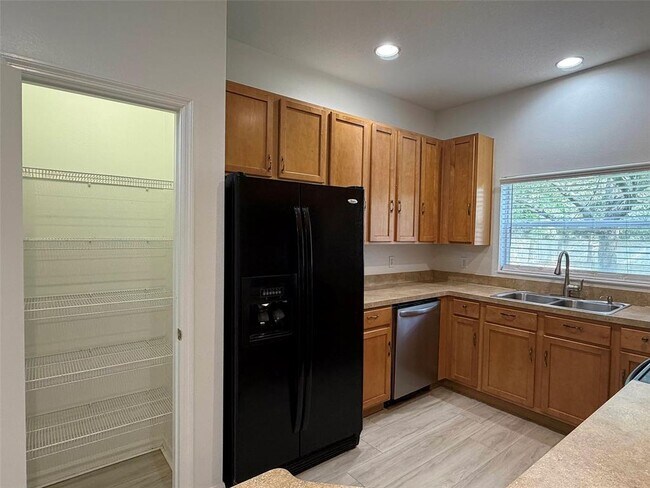 Building Photo - 4530 Amberly Oaks Ct