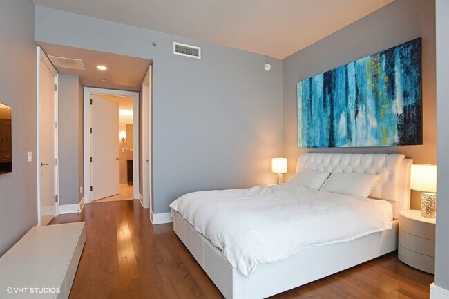 Building Photo - 401 N Wabash Ave