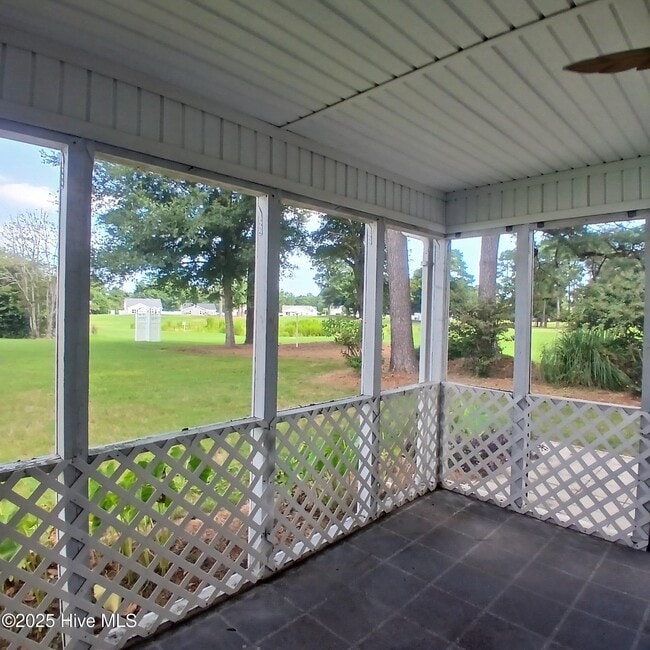Building Photo - 4999 Glen Cove Dr SE
