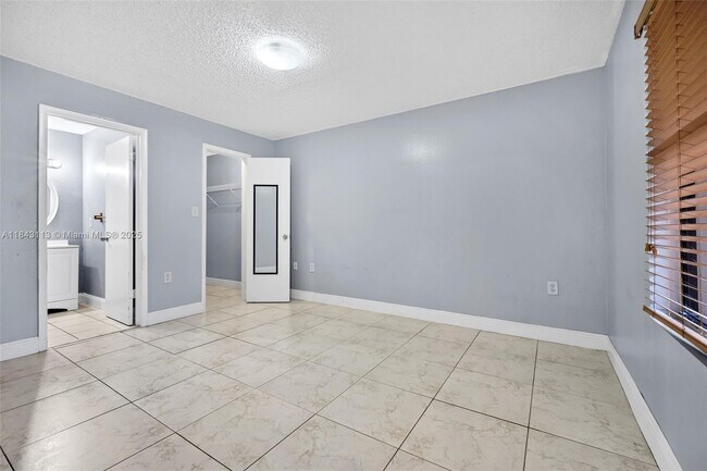 Building Photo - 15560 SW 104th Terrace
