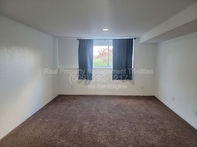 Building Photo - 444 Greenbrook Pl