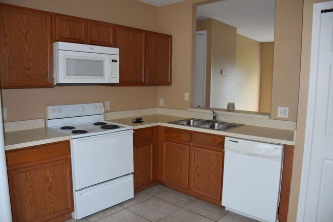 Building Photo - Quaint 3 Bedroom, 2 Bath Ranch Home – A Tr...