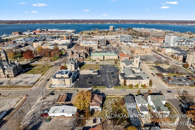 Building Photo - 263 W Muskegon Ave