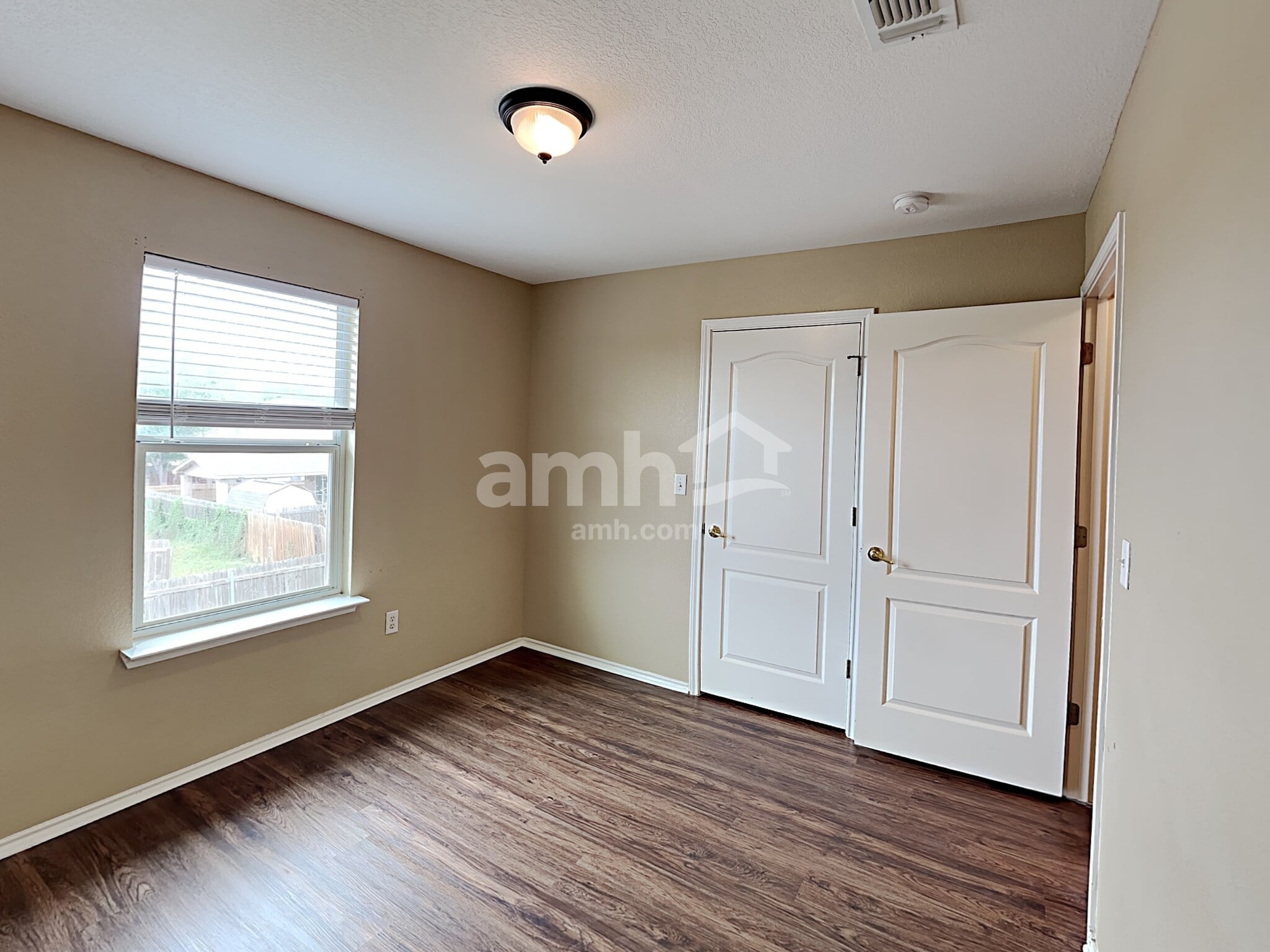 Building Photo - 9211 Mission Run