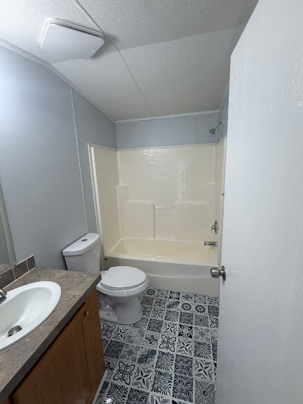 Building Photo - 3419 US-65