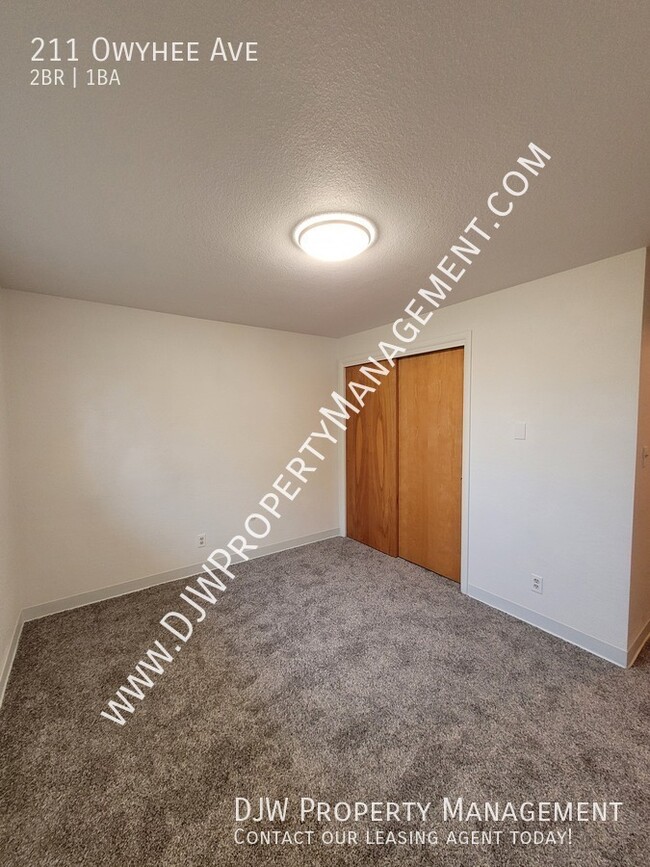 Building Photo - Cute Nampa 2 Bed 1 Bath with Carport!