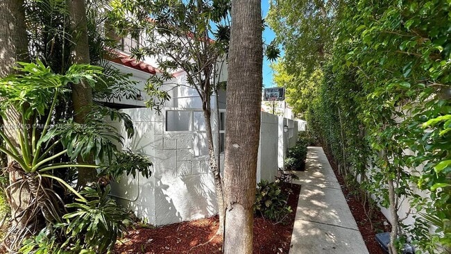 Building Photo - 20937 Bay Ct