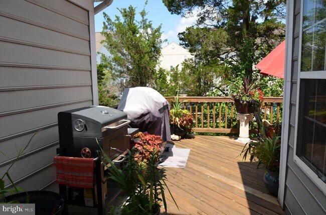 Building Photo - 43060 Francis Square