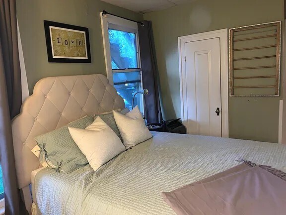 Building Photo - 519 Lawrence St