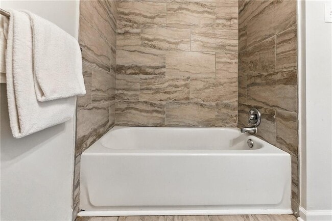 Building Photo - 1411 Mercer Ave