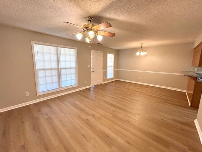 Building Photo - 124 Railroad Ridge Rd