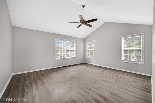 Building Photo - 2047 Ivy Ridge Dr