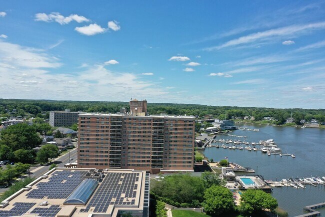 Building Photo - 28 Riverside Ave