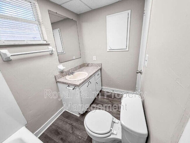 Building Photo - 3744 Estelle Ave