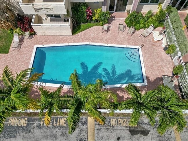 Building Photo - 200 S Birch Rd