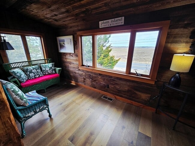 Building Photo - 11 Sunset Dr