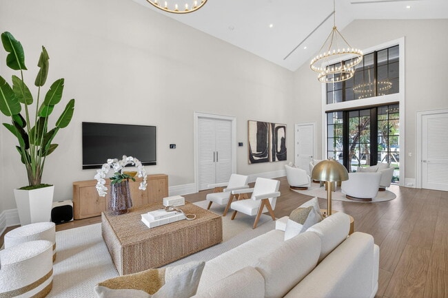 Building Photo - 400 Mola Ave