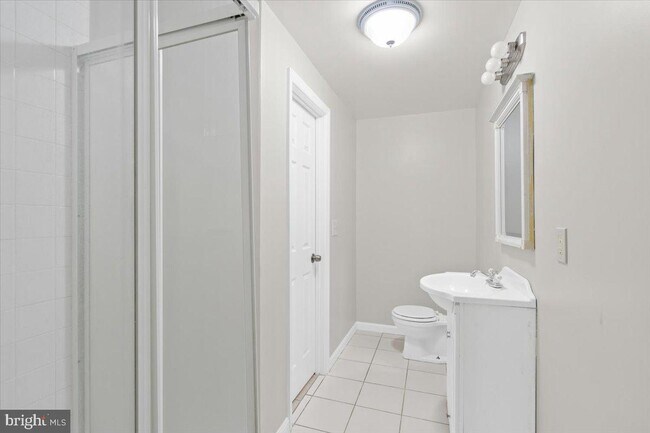 Building Photo - 461 Foxridge Dr SW