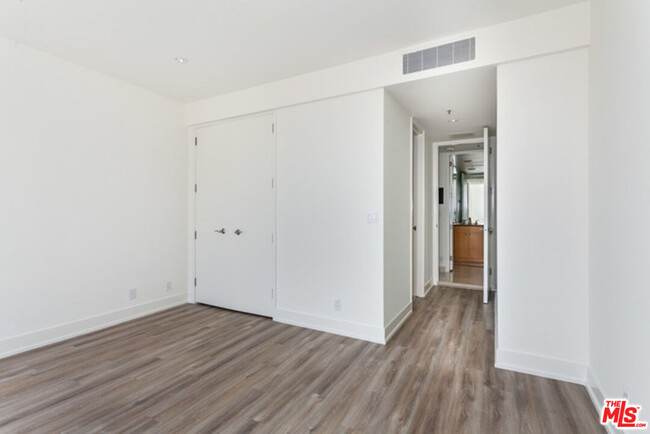 Building Photo - 10750 Wilshire Blvd